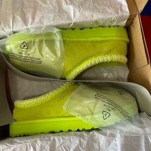 Hello, it is a brand new ugg shoes for women,